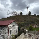 Semesterbostad Stone House