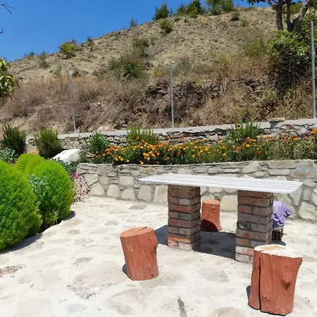 度假居 Stone House