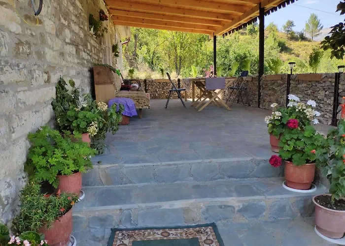 度假居 Stone House Kelcyre