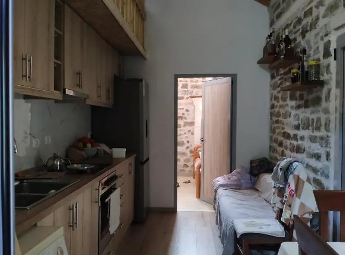 Stone House Kelcyre