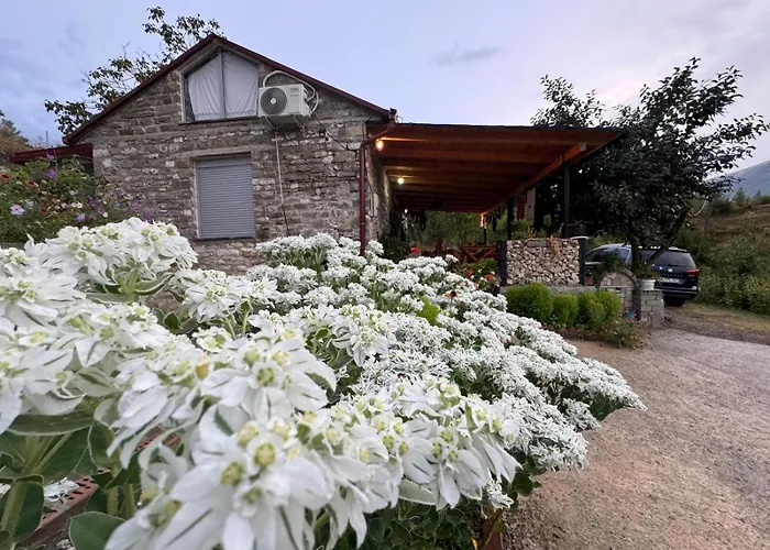 度假居 Stone House Kelcyre